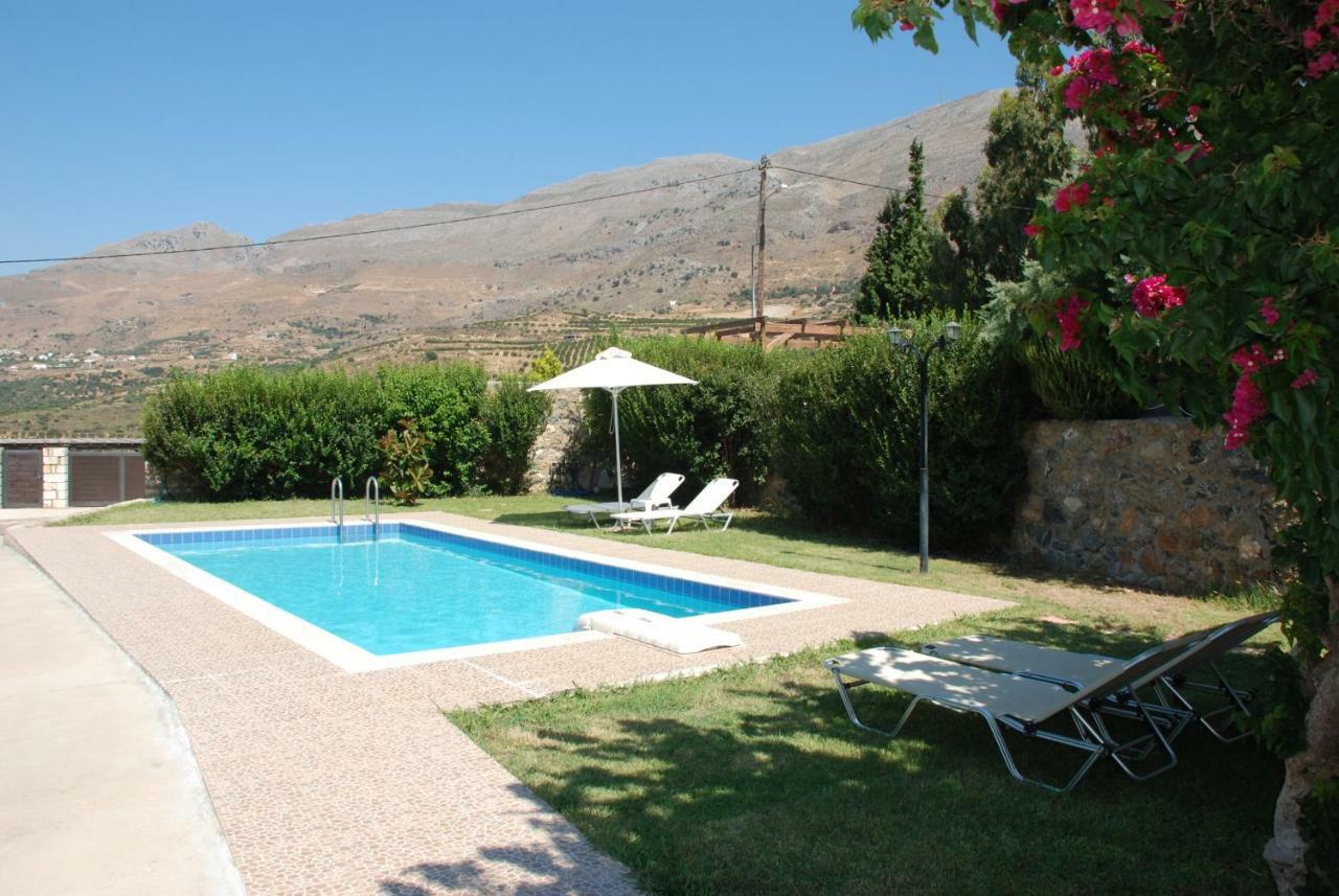 Villa With A Pool In Lefkogia Lefkogeia Esterno foto